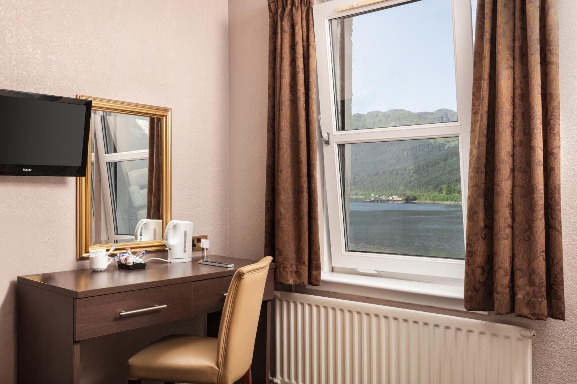 Arrochar Hotel 'A Bespoke Hotel' מראה חיצוני תמונה